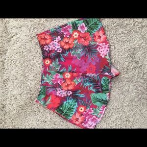 FUN FLIRTY FLORAL SHORTS